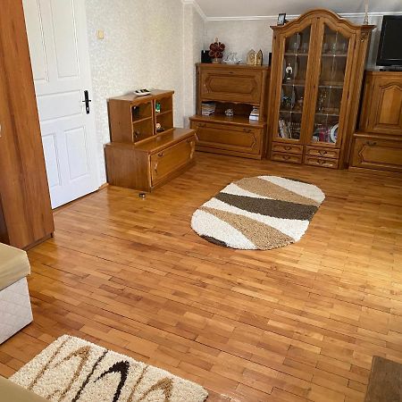 شقة Curtea de Argeş  في Apartament Mansarda المظهر الخارجي الصورة