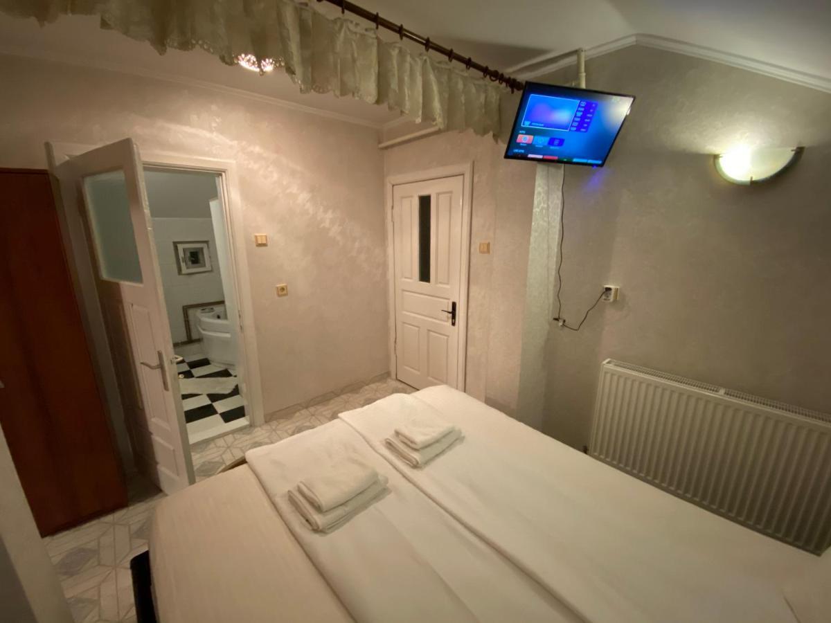 شقة Curtea de Argeş  في Apartament Mansarda المظهر الخارجي الصورة